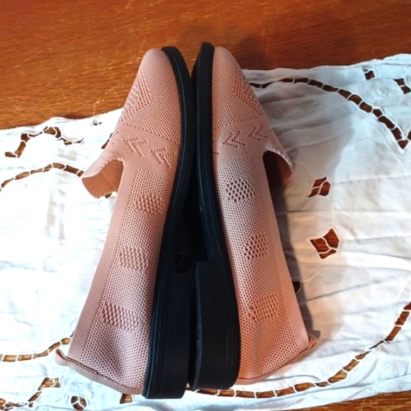 Pink Crochet Slip On Padded Insoles Flats 10 = 42 New - Picture 3 of 8